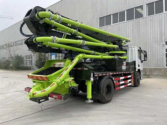 boom pump truck