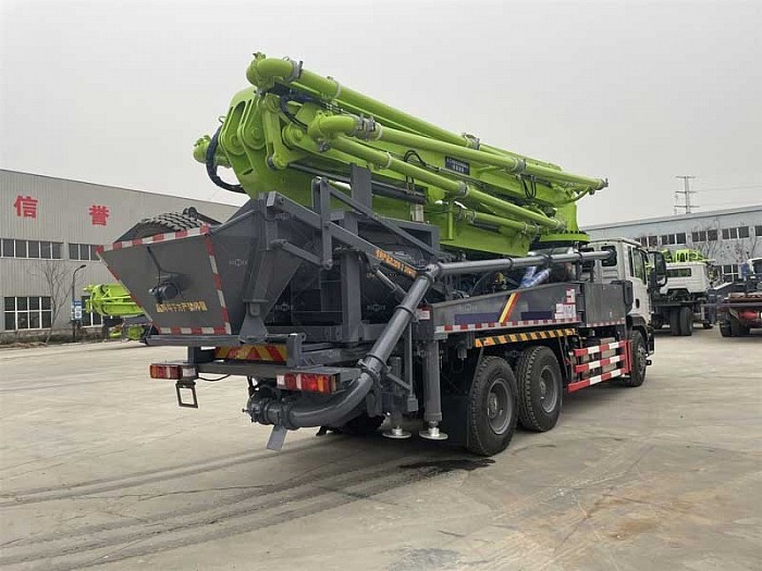 concrete pump in AIMIX